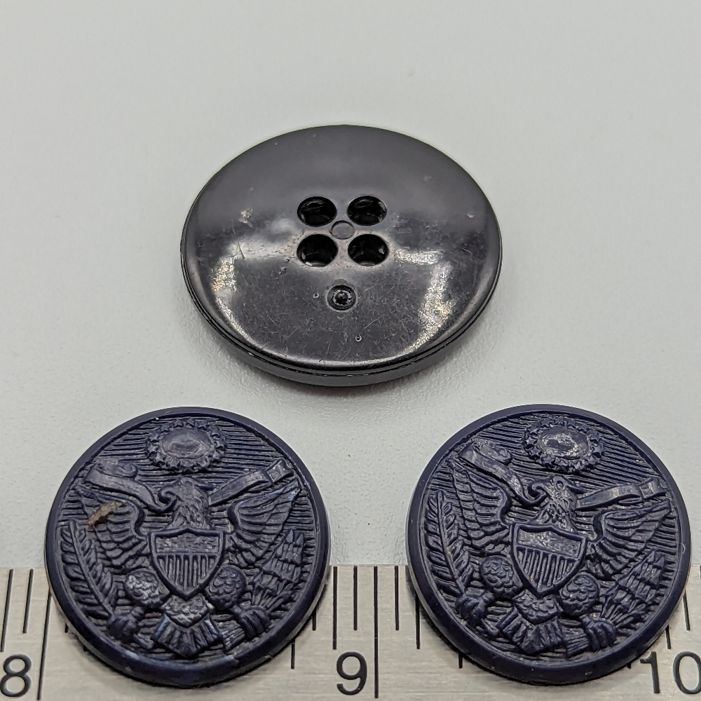 BUTTONS Military Eagle with Shield Relief Navy one post on back (6) 3/4"